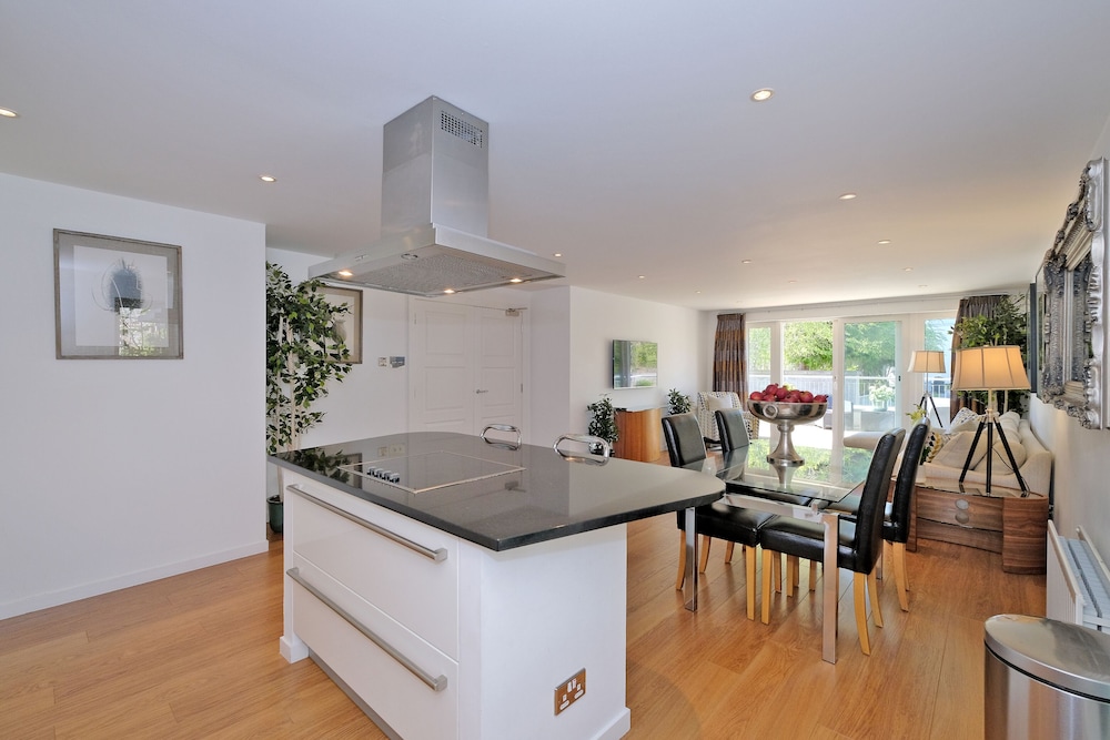A Bright and Spacious Home Within Easy Reach of Aberdeen City Centre