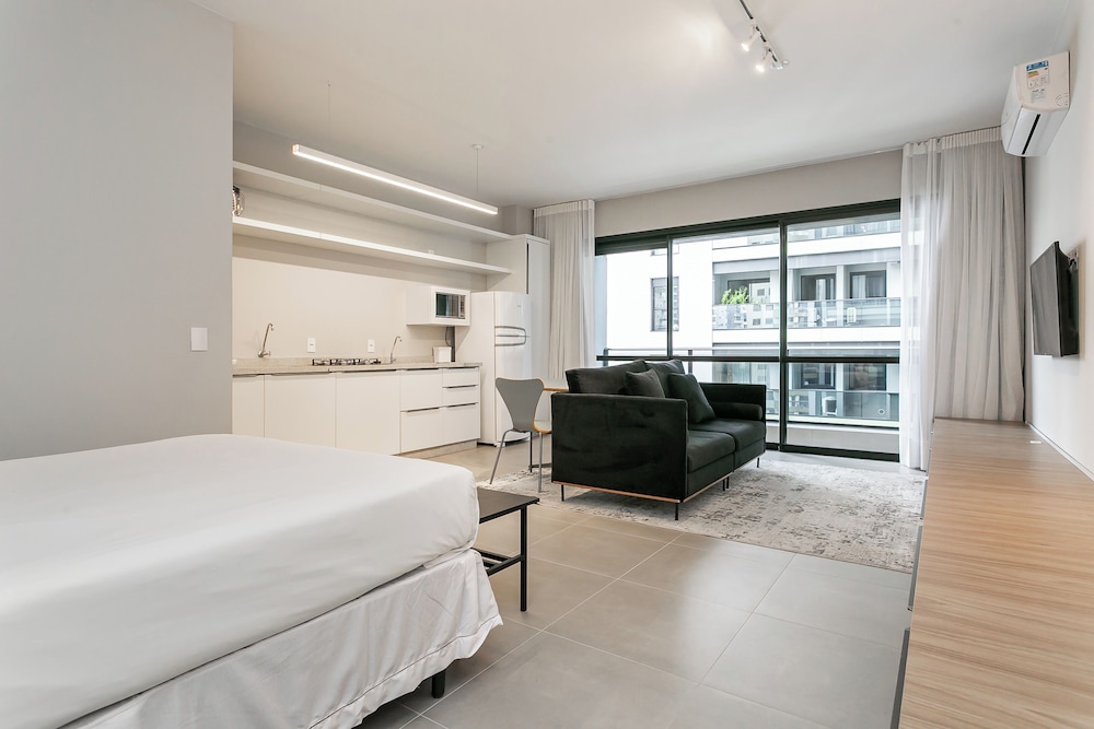 Studios Tower by Viva - Prédio com piscina e estacionamento no centro de Floripa
