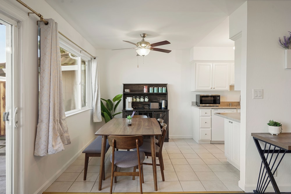 Lakefront Retreat WaterViews 3BR 1.5BA