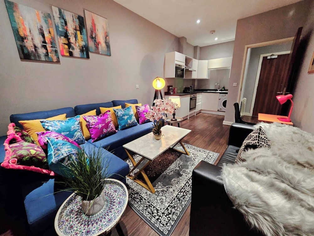 London Heathrow Luxury Apartment - Fully Equipped