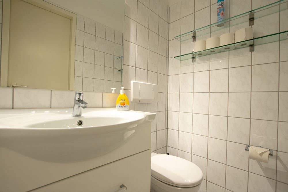 Old Town Large 3 Room Maisonette