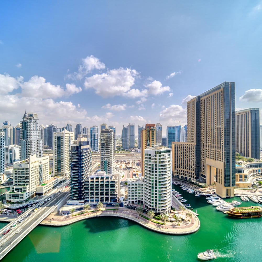 Premium 2BR Apt w Marina Views