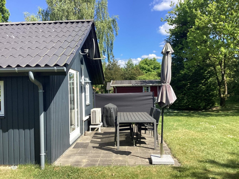 6 Person Holiday Home in Hovborg