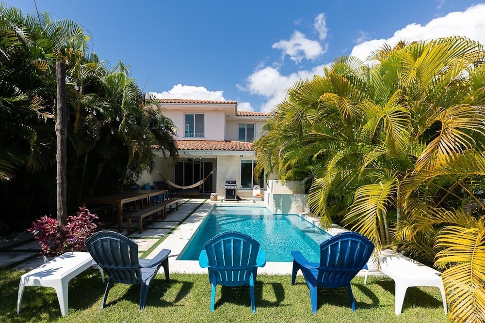 Villa Rossana by Acomodo