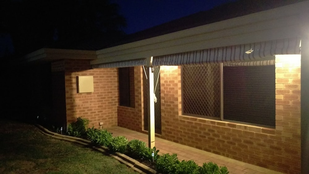 The Quiet Family Getaway In Bassendean view 5