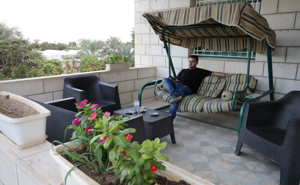 Auberg-Inn Guesthouse