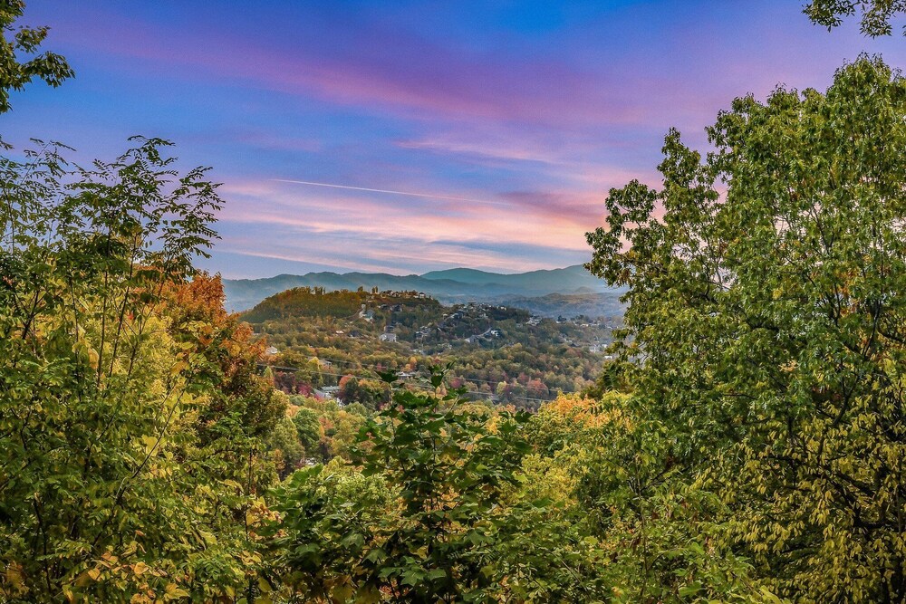 Smoky Mountain Bliss 2 Bedroom Cabin