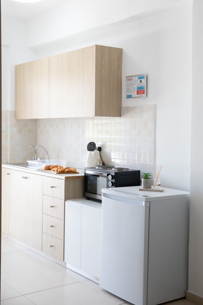 Valentina Coastal Suites in Central Paphos 3