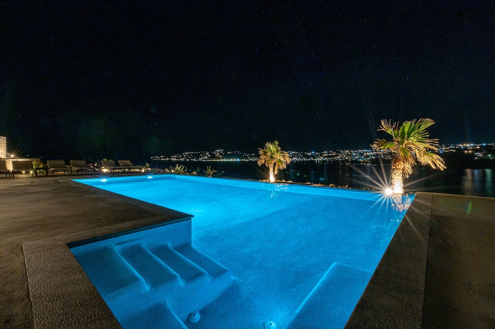 Carpe Diem Villas Mykonos - Heated Pool