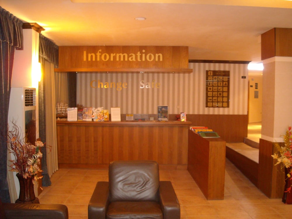 Lobby & Reception