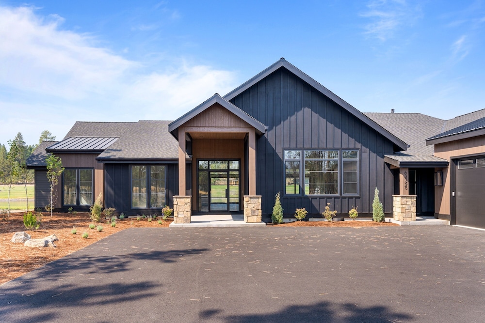 Palla Wake 5 Bedroom Home view 3
