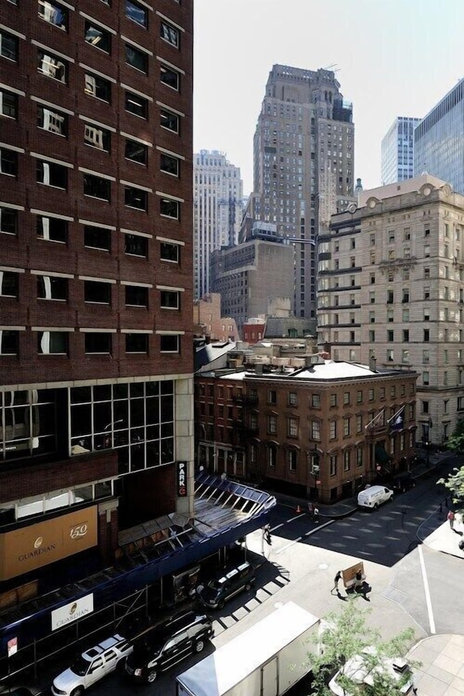 Market Rentals Downtown Apartments - Image 1