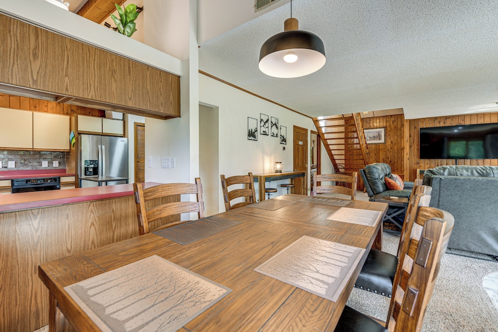 Ski, Hike & Fish: Mtn-view Maggie Valley Retreat