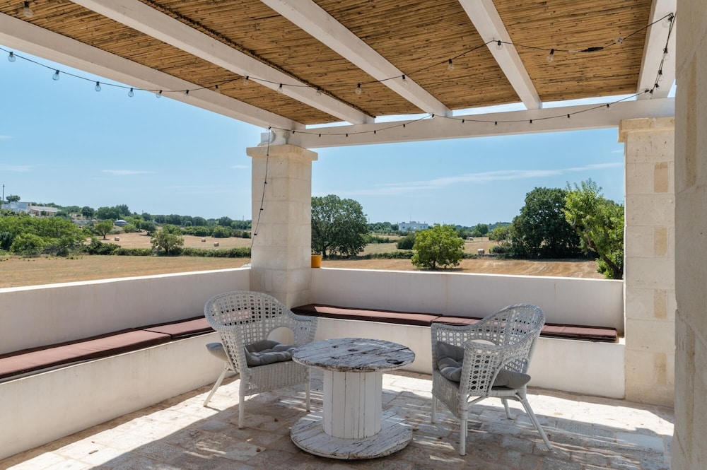 Trullo La Dolina con Piscina e d Pendance by Wonderful Italy view 4