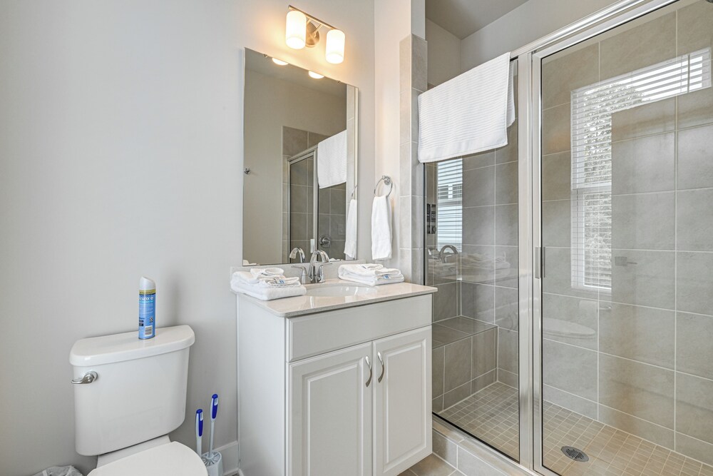 Walk to Music Factory: Townhome w/ Rooftop Deck!