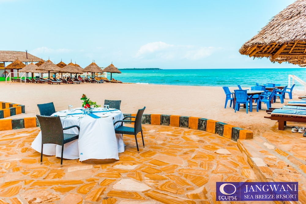 Best Western Jangwani Sea Breeze Hotel