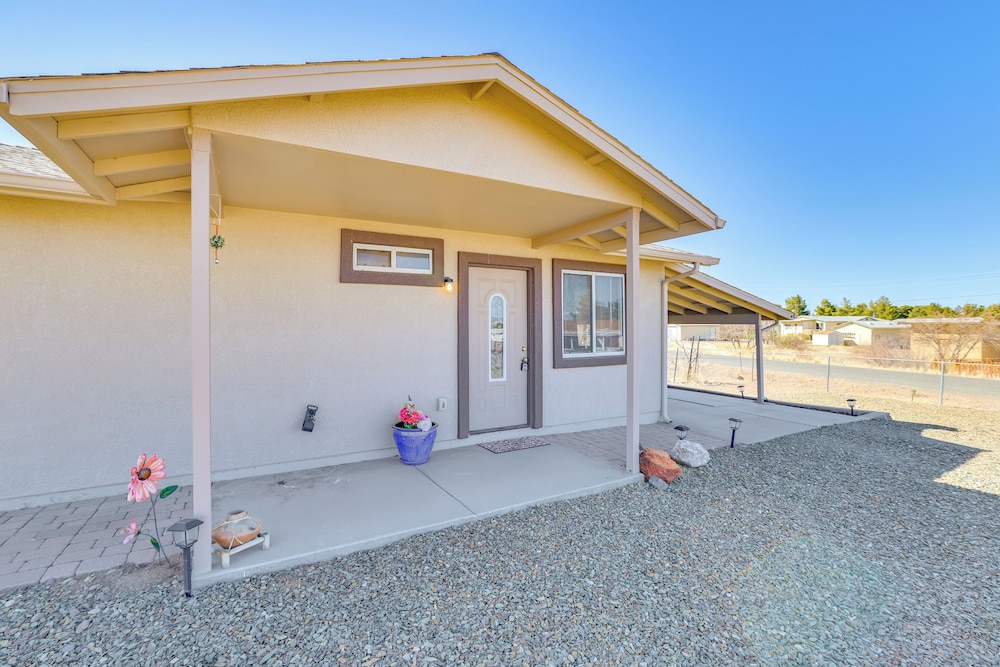 4 Mi to Arcosanti: Dark Sky Retreat in Mayer!