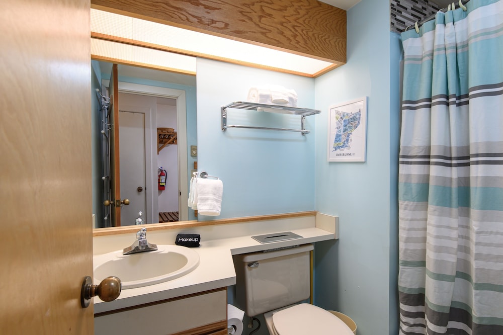 Glades 13 2 Bedroom Condo