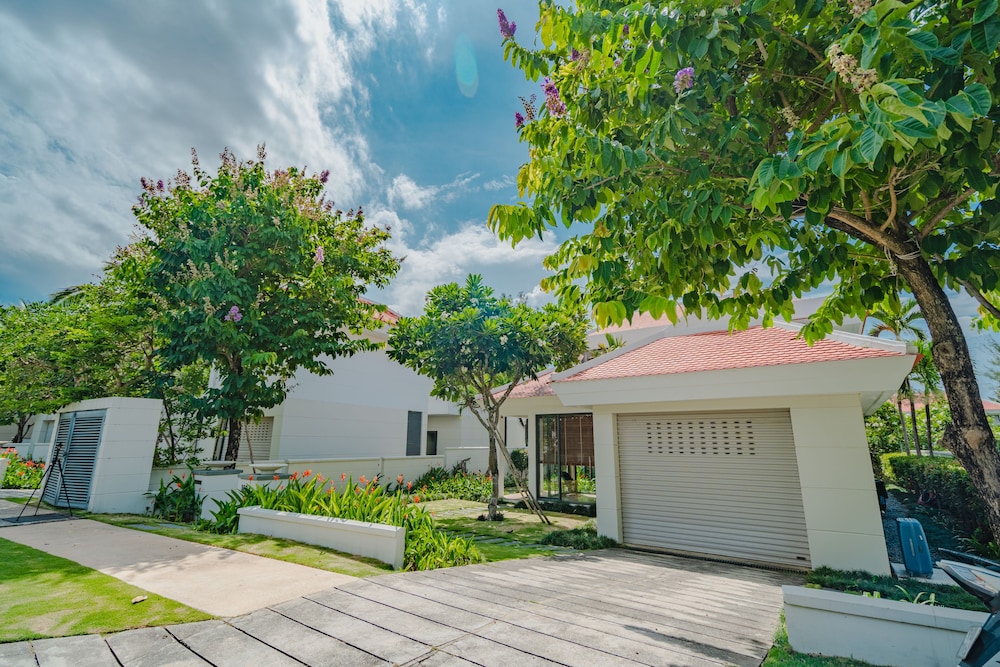 Ocean villas 2 bedroom in Danang view 5