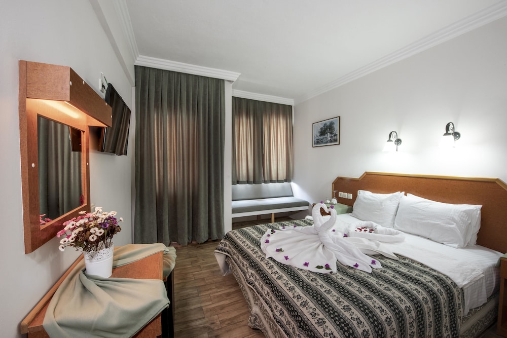 Belcehan Beach Hotel - Image 6