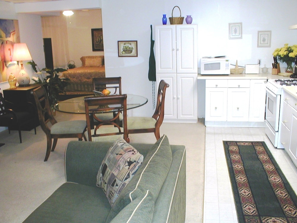 Columbia Vacations - The Columbia Inn at Peralynna Manor - Property Image 73