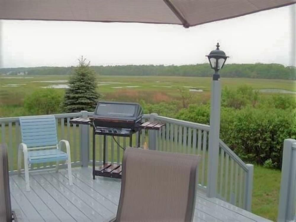 Moirai - W002 Relaxing Home With A Quiet View, Minutes Away From Moody Beach 3 Bedroom Home by Redawning - Property Image 9