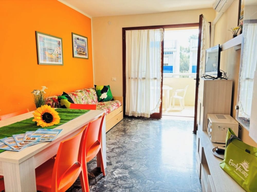 Flat With Sunny Terrace Close to the Beach