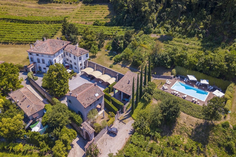 Villa Faccioli Bosso With Shared Pool view 4