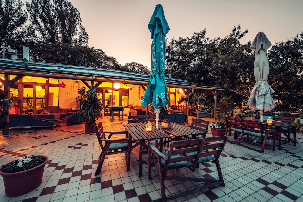 Island Hostel - Adults only