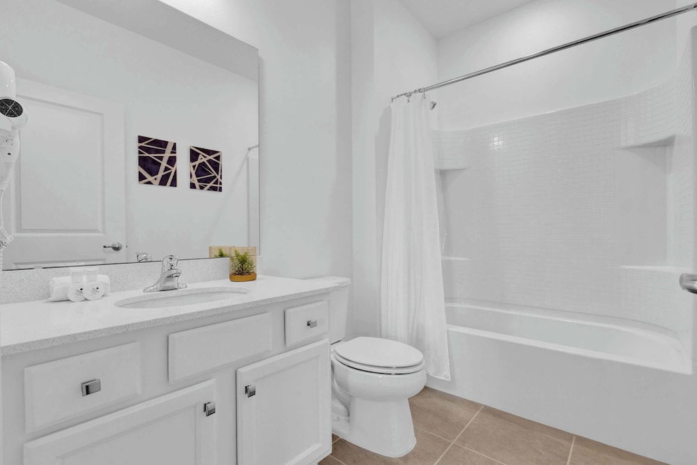 Upstay Epic 15br Mansion for Big Groups Near Parks