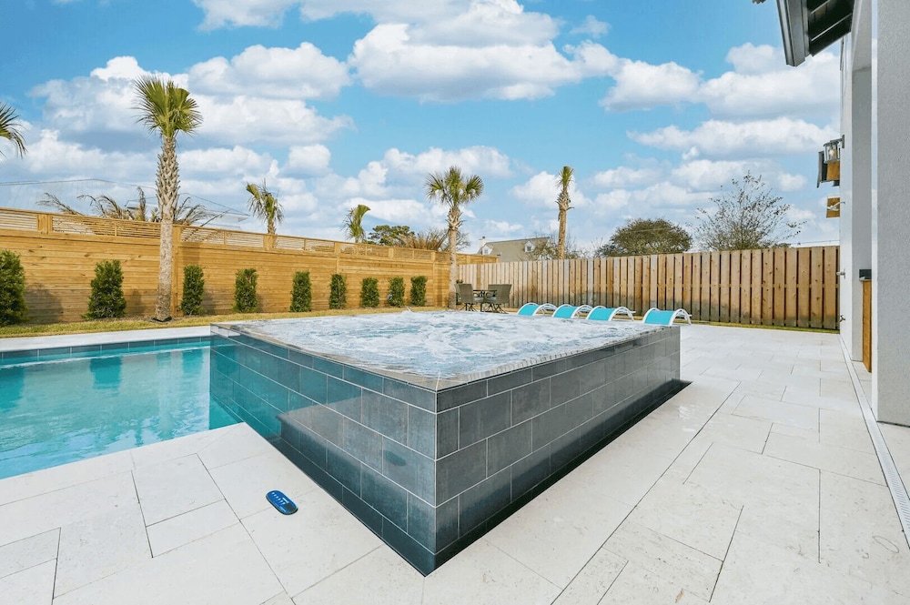 30A Sunset 30a Sunset Palazzo by Avantstay Sleeps 20 Boat-friendly + Pool