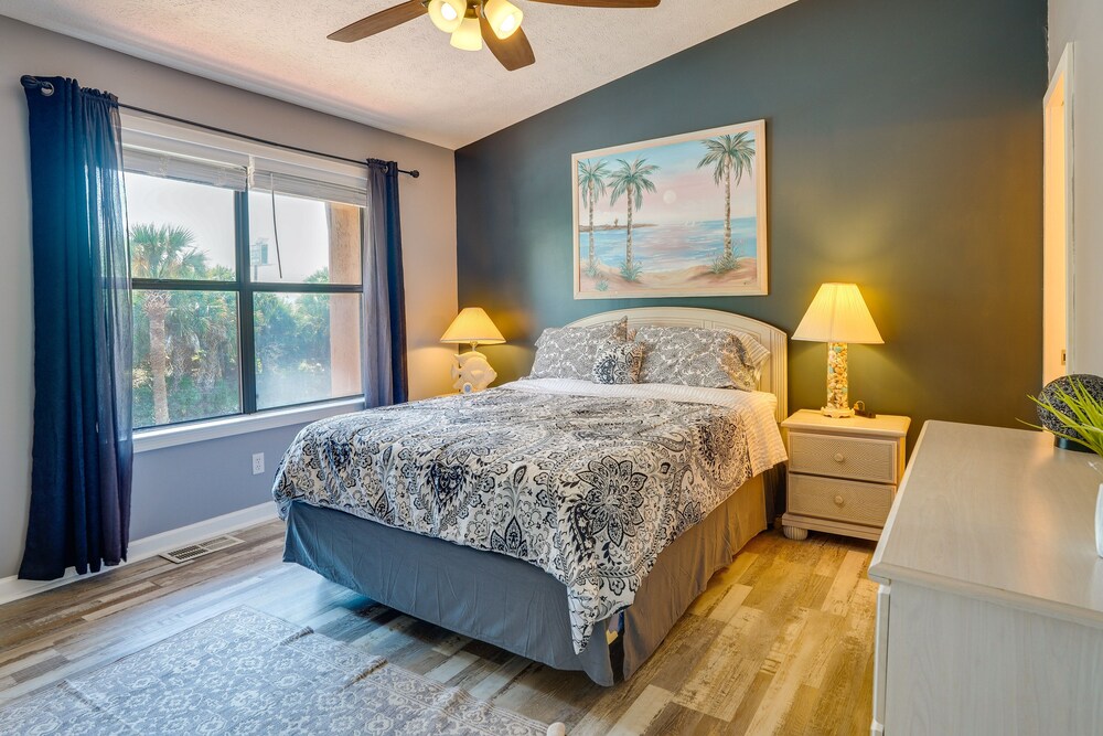 Walk to Beach: PCB Condo w/ Oceanfront Pool Access