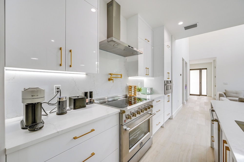 Walk to Celebration Park: Naples Home w/ Pool!