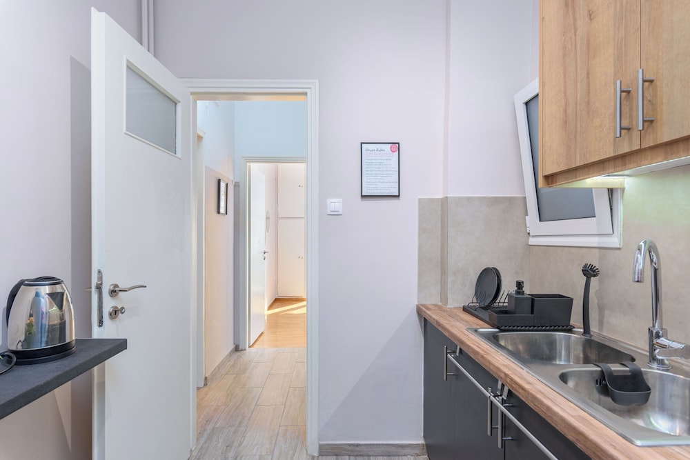 Selany's Chic Apt in the Heart of Athens