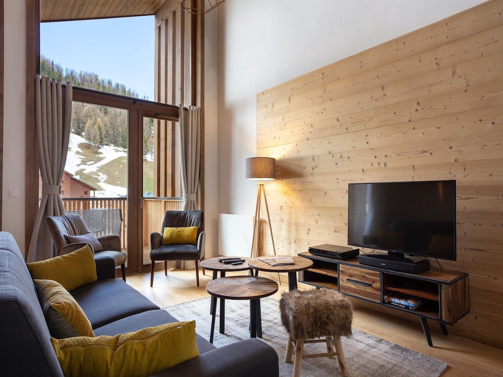 Apartment in Plagne 1800 With Ski-in/ski-out