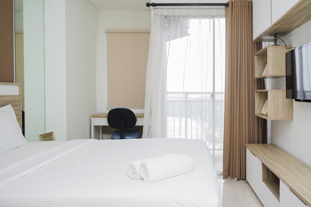 Fully Furnished with Cozy Design Studio Springwood Residence Tangerang Apartment