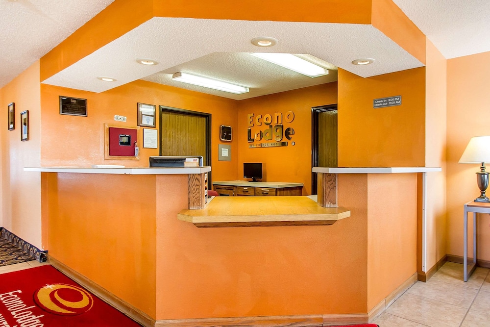 Econo Lodge Inn & Suites Pekin - Peoria Area view 4