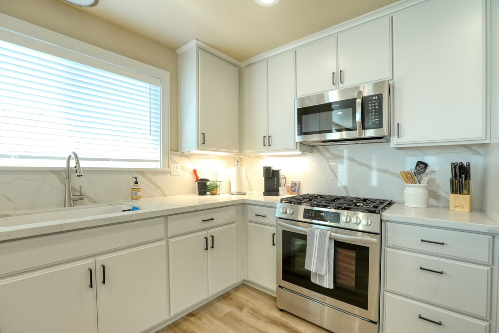361 A Hinds 4 Bedroom Townhouse by RedAwning view 4
