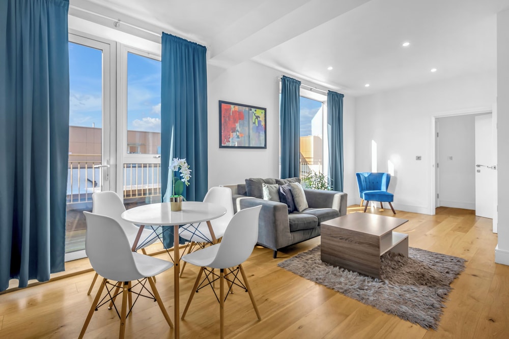 Spacious and Modern apartments Heathrow