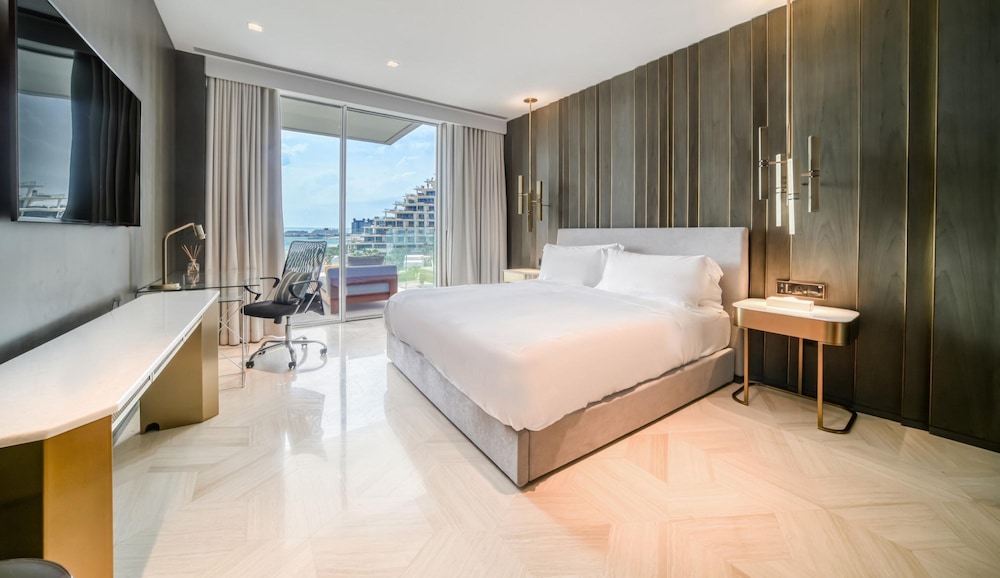 Five Palm Jumeirah 4BR Penthouse w Private Pool