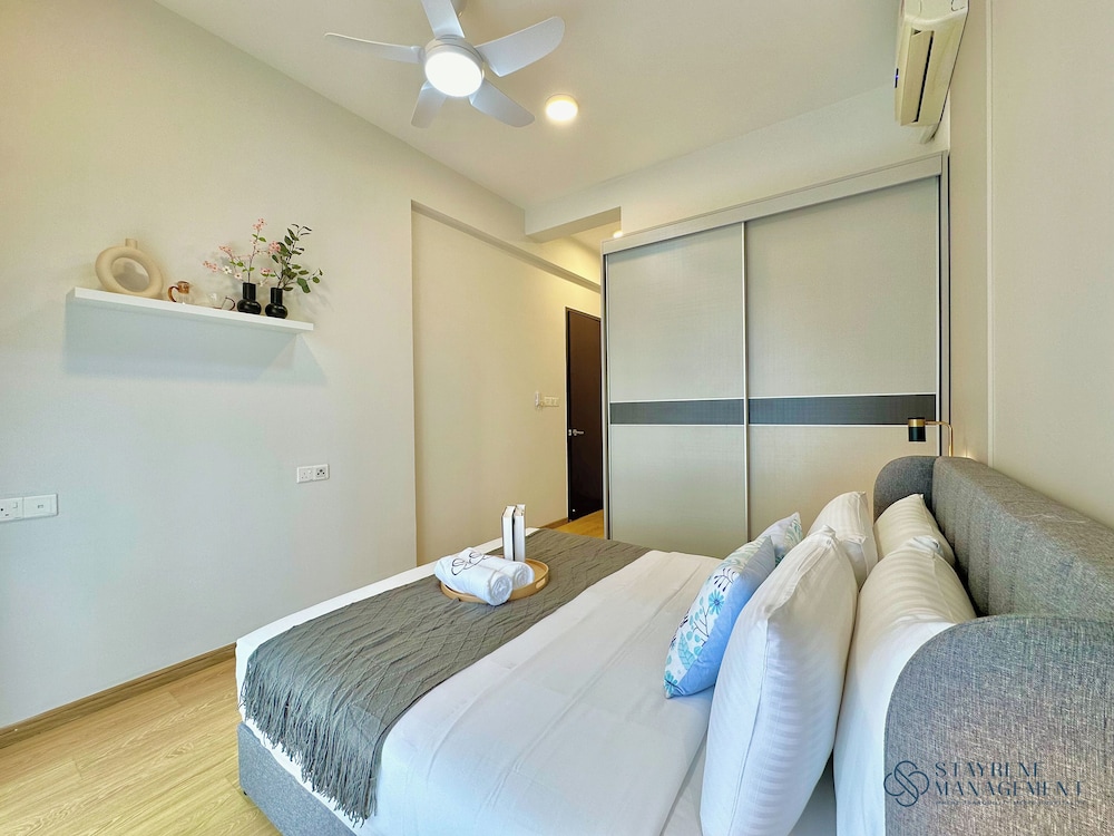 Country Garden Danga Bay Sea View Homestay by Stayrene