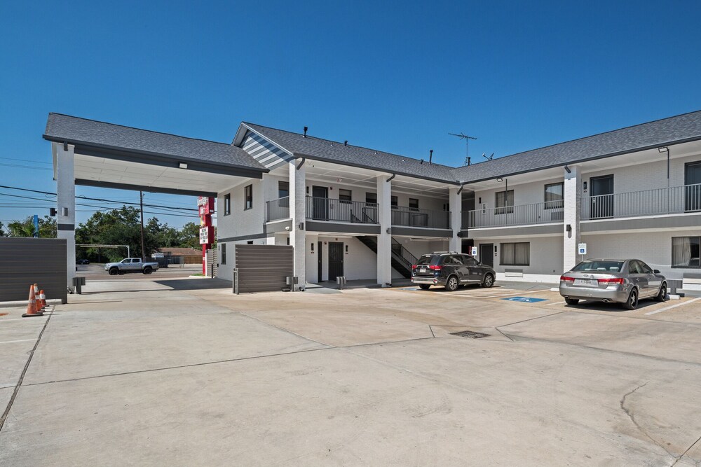 Moonlight Inn - Houston I-45 & Airline