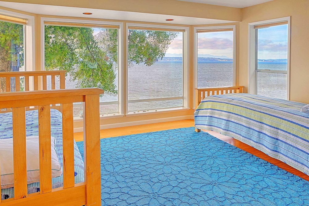 Four Stone Beach House