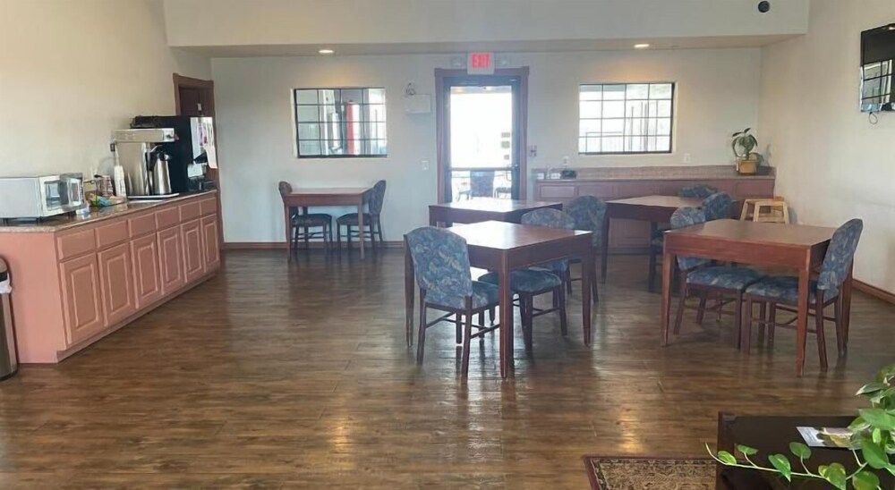 Southern Inn & Suites