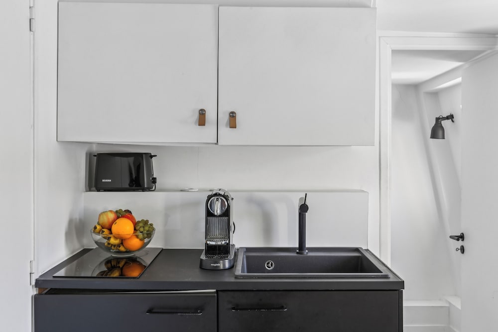Cozy 1BR Flat in the Heart of République