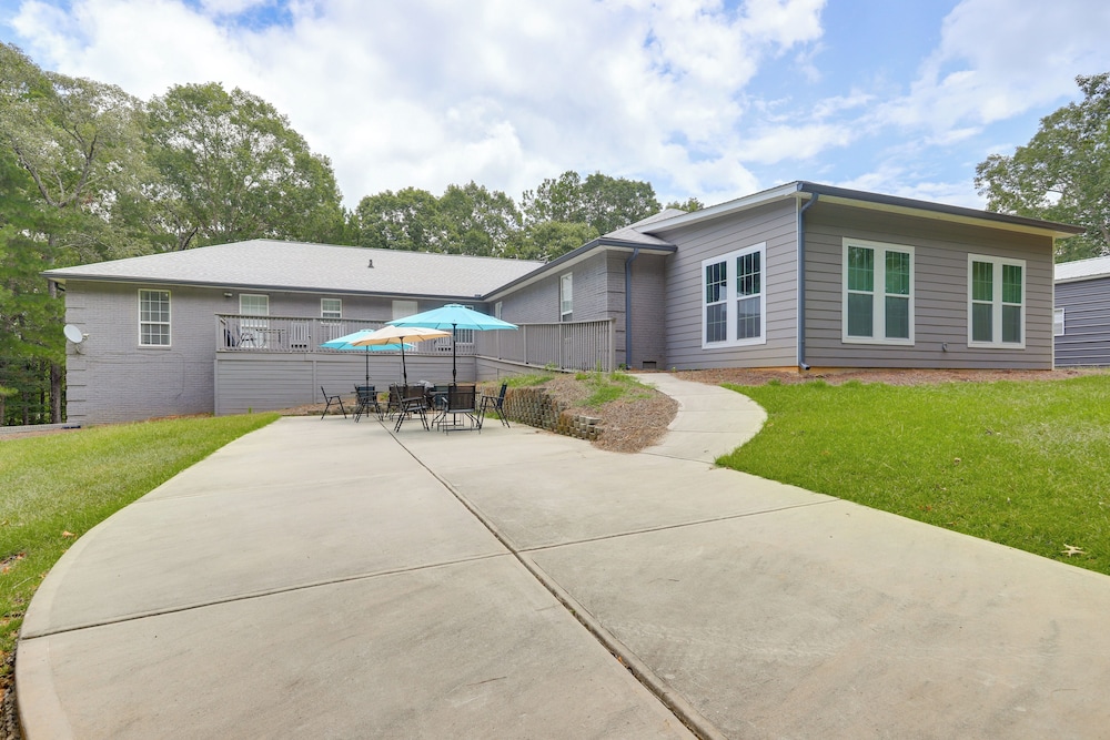 Ideal for Reunions & Retreats: Brooks Getaway!
