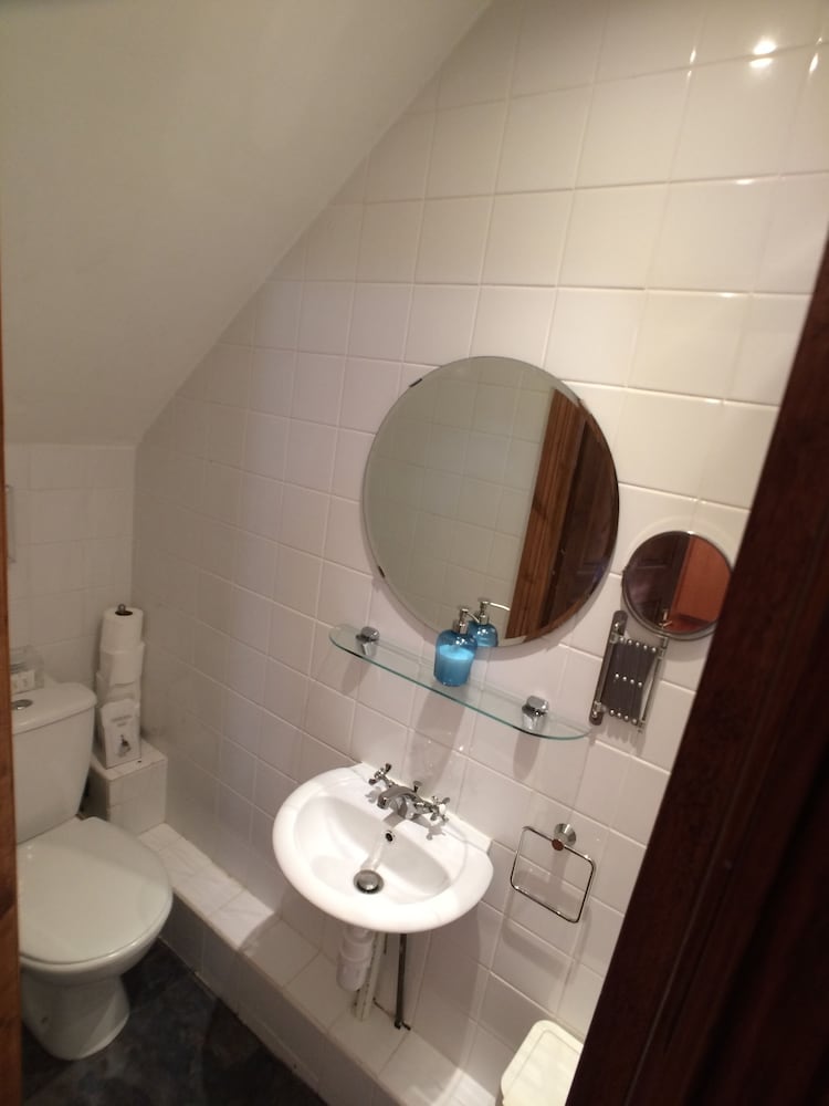 Tyrosa Rooms