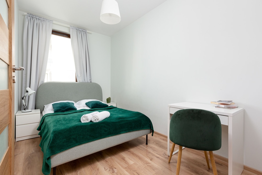 Metro Bielany Apartment by Renters view 5