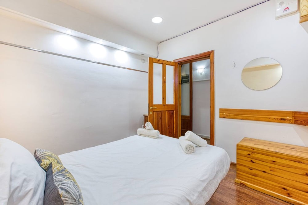Benny s Seaside Escape Sliema