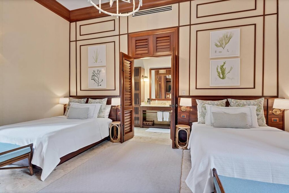 Magnificent Eight Bedroom Holiday Home